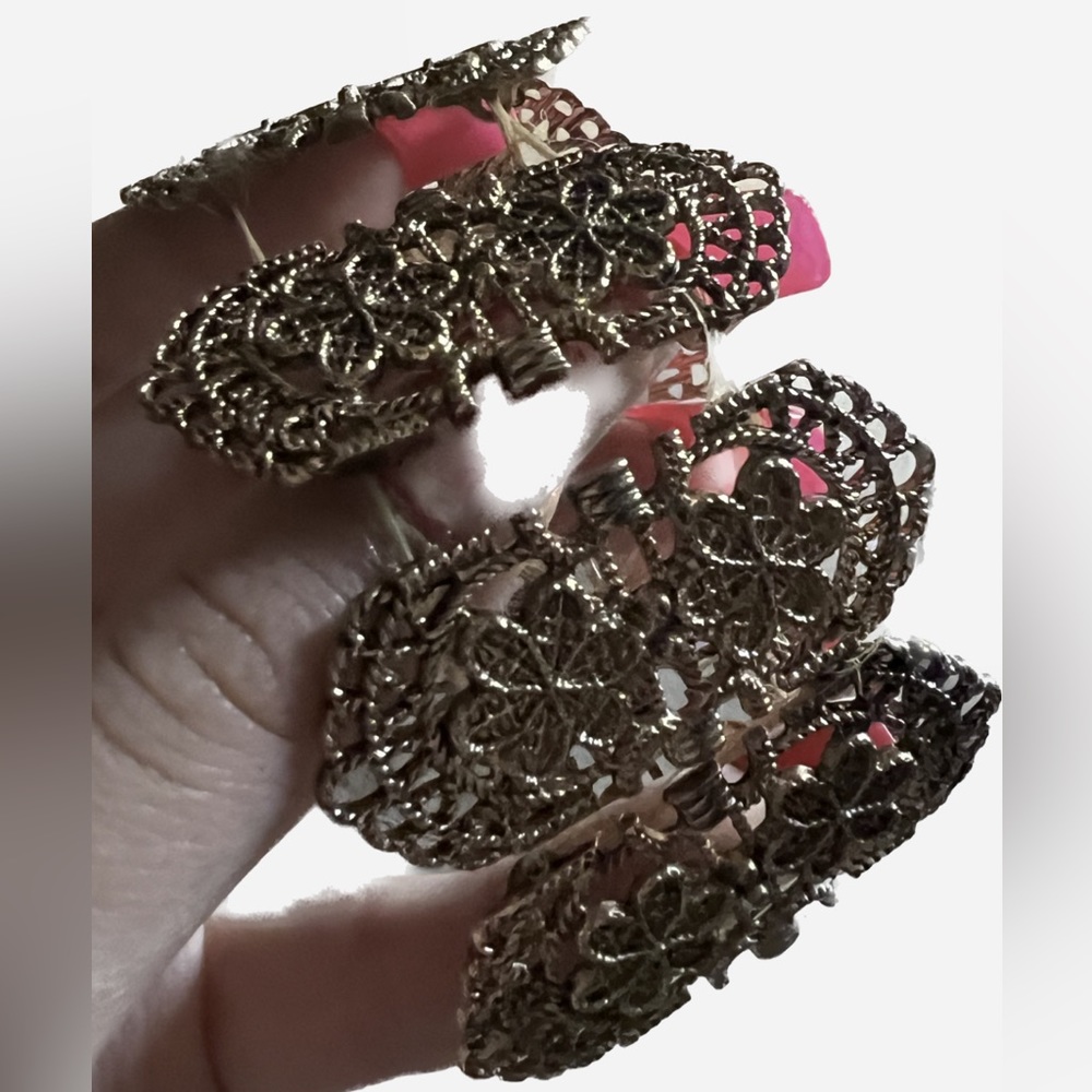 Bracelets - Picture 2 of 5